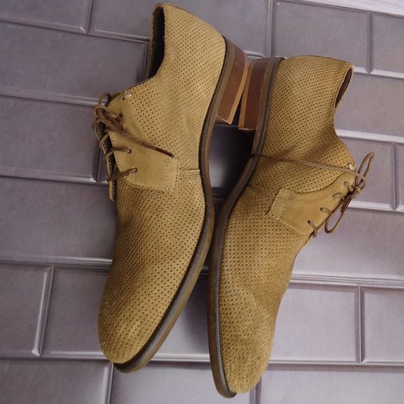 SIZE 8. BACCO BUCCI perforated suede leather oxford dress shoes.